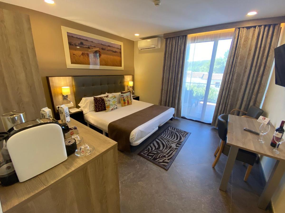 Hotel Admiral San Roque 外观 照片